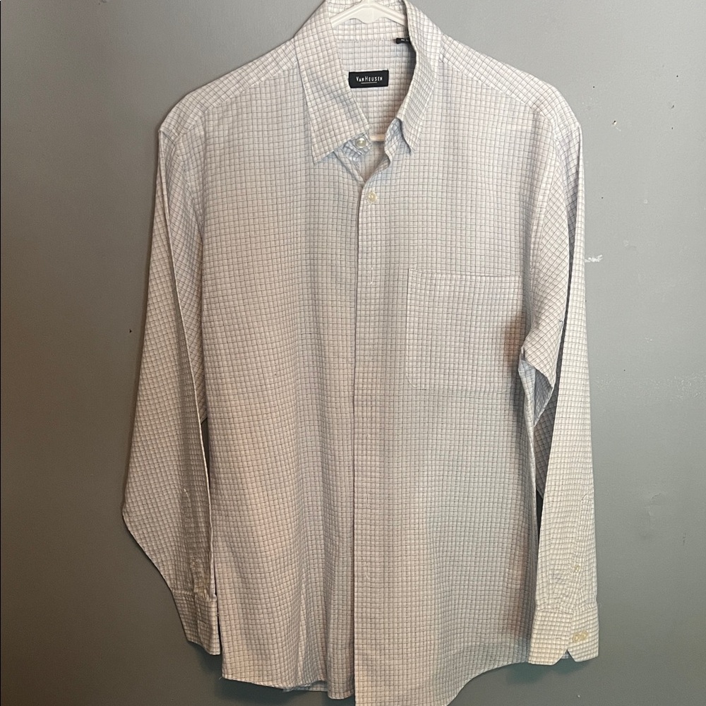 Van Heusen White Checkered Shirt SZ Medium Casual Classic Business Long sleeve
